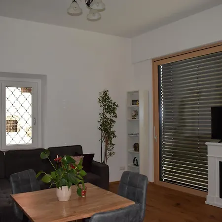 Apartment Stein Reich *